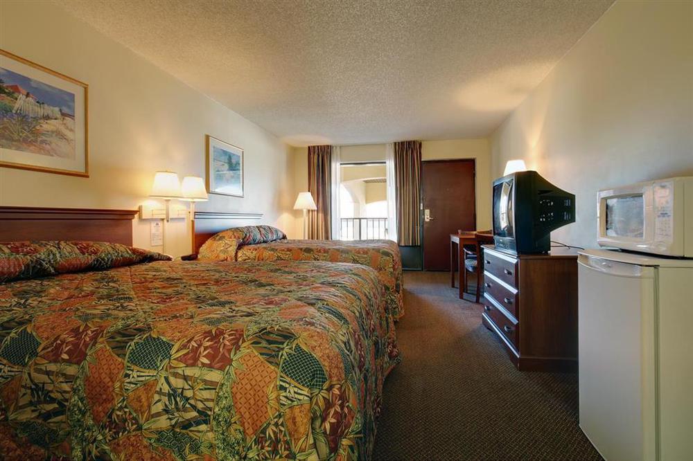 Americas Best Value Inn Ocean Inn St. Augustine Beach Стая снимка