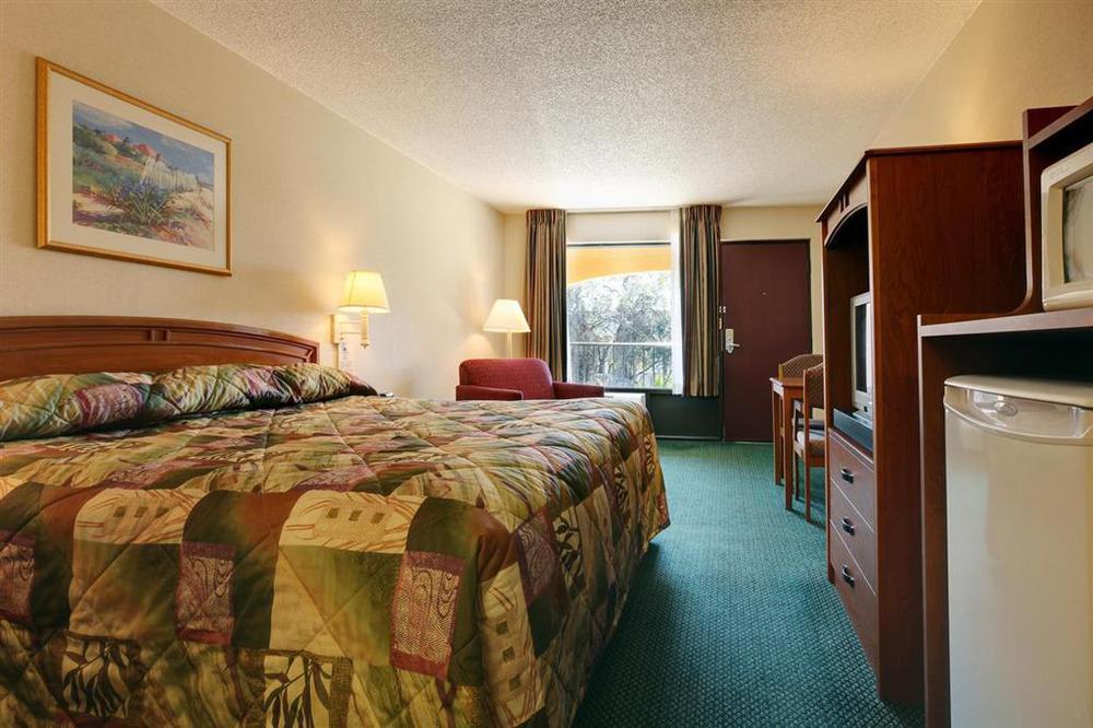 Americas Best Value Inn Ocean Inn St. Augustine Beach Стая снимка
